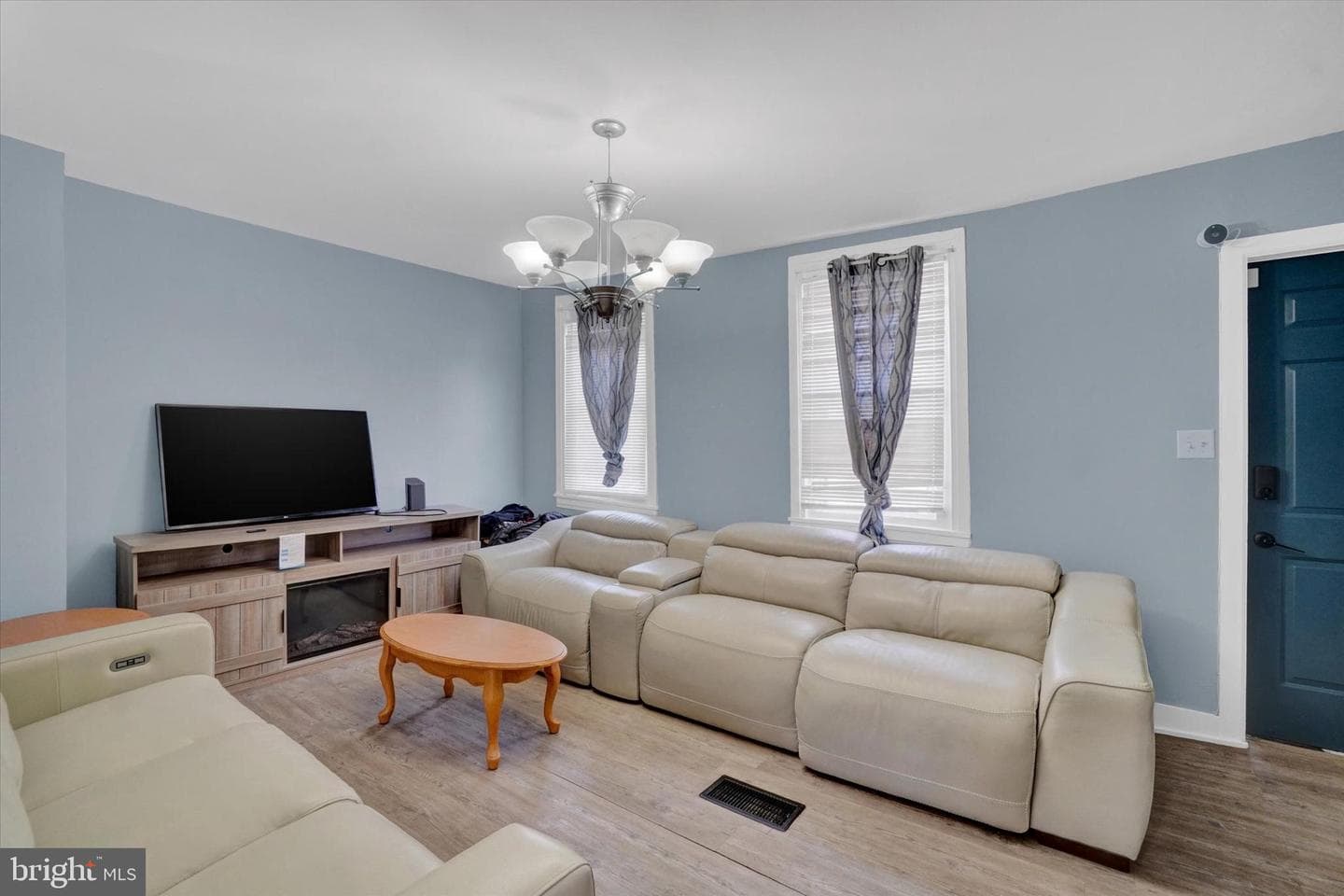 224 W College Avenue photo 3