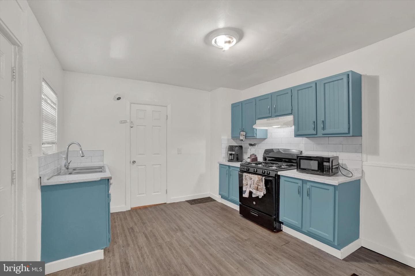 224 W College Avenue photo 7
