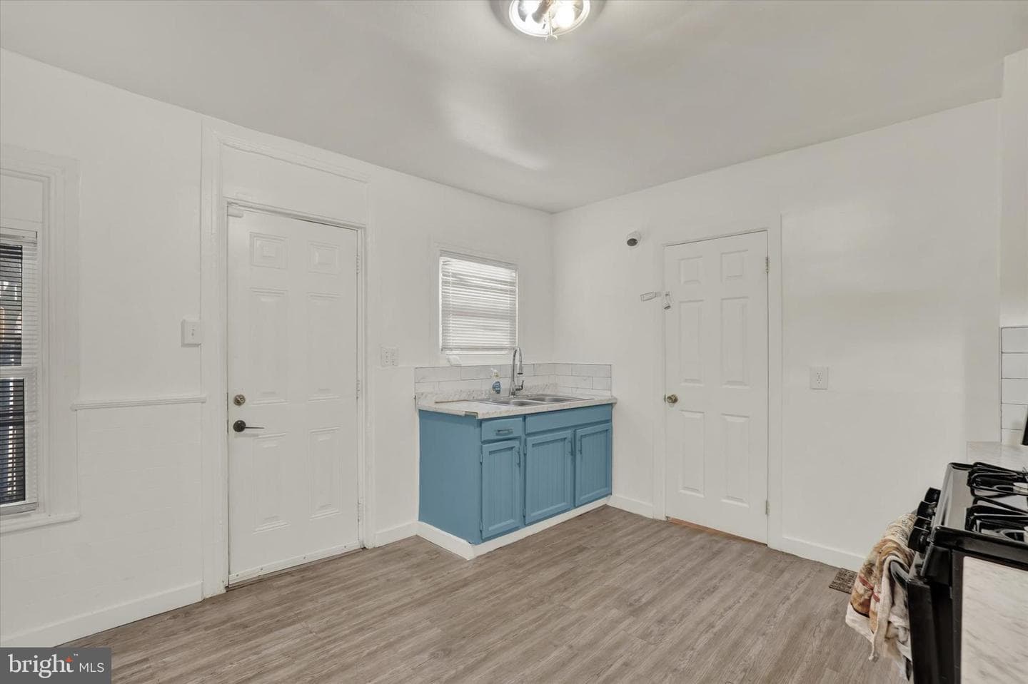 224 W College Avenue photo 8