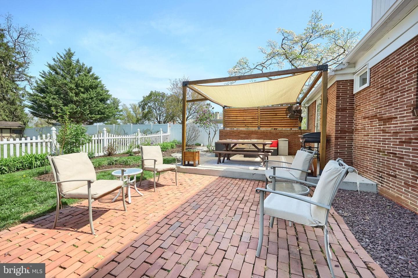 326 Allegheny Avenue photo 10