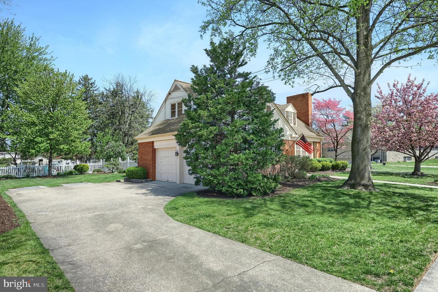 326 Allegheny Avenue photo 4