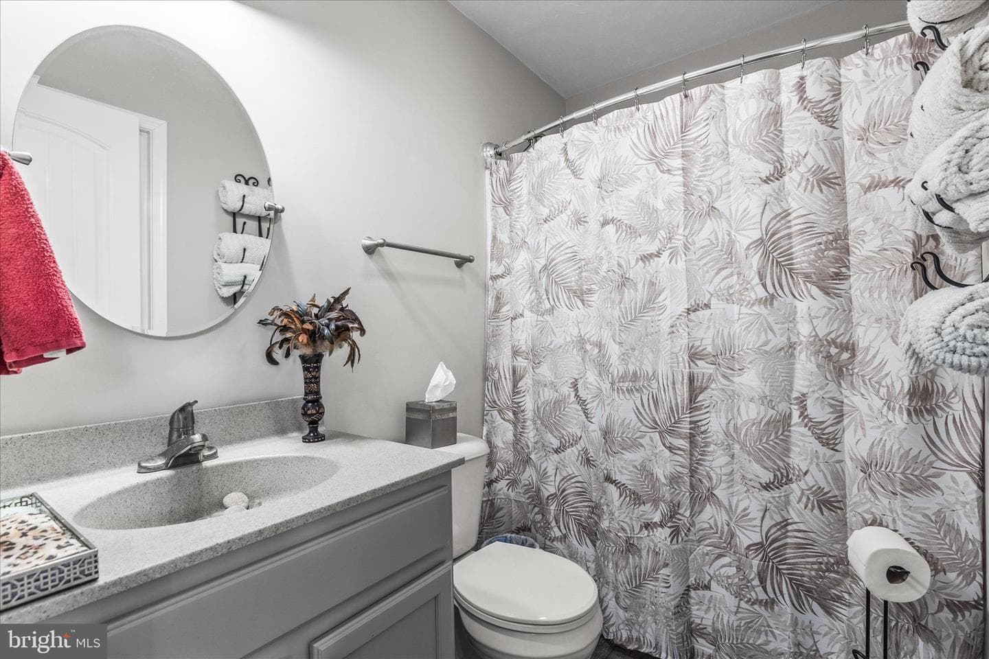 813 W Middle Street photo 7