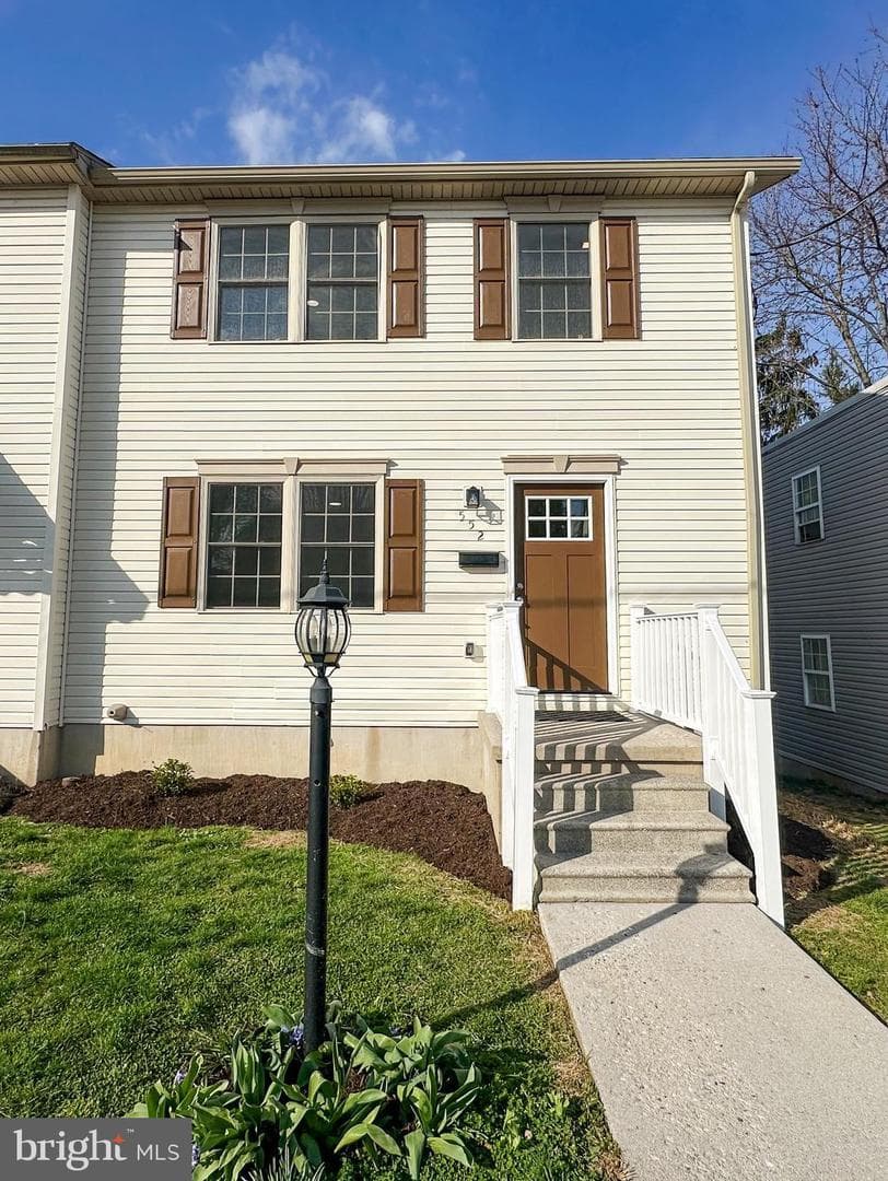 552 Locust Street