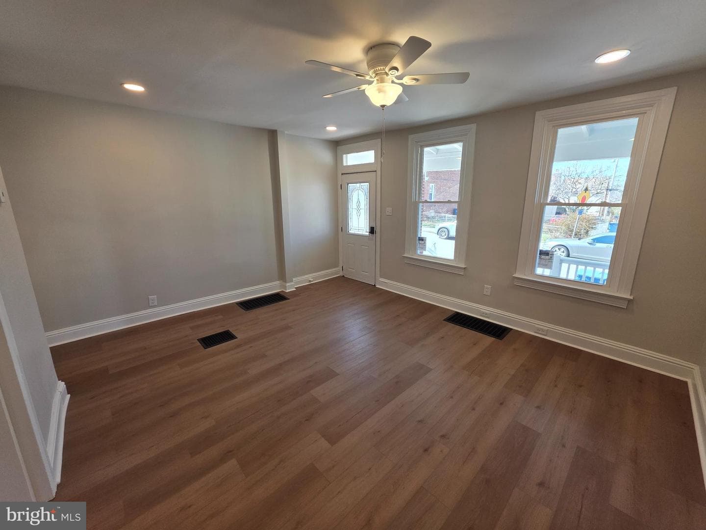 1306 W Poplar Street photo 16