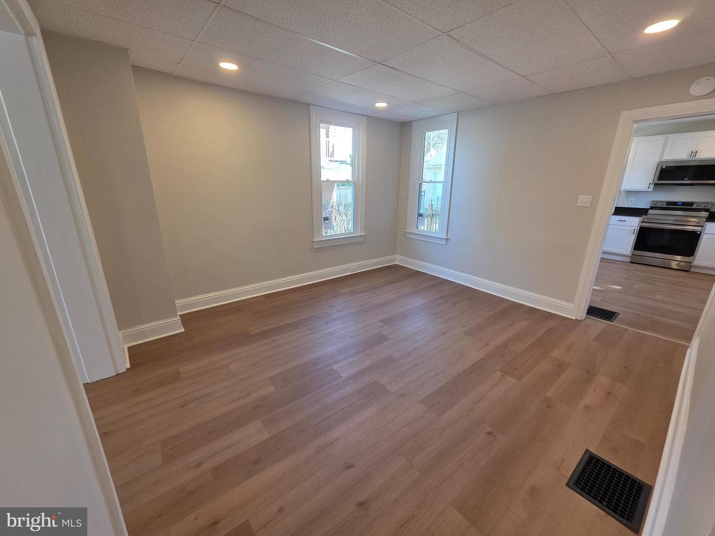 1306 W Poplar Street photo 17