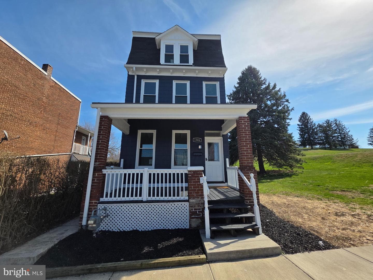1306 W Poplar Street photo 6