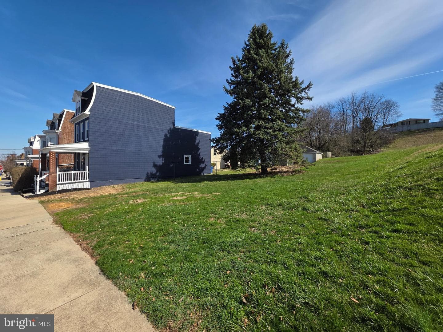 1306 W Poplar Street photo 8