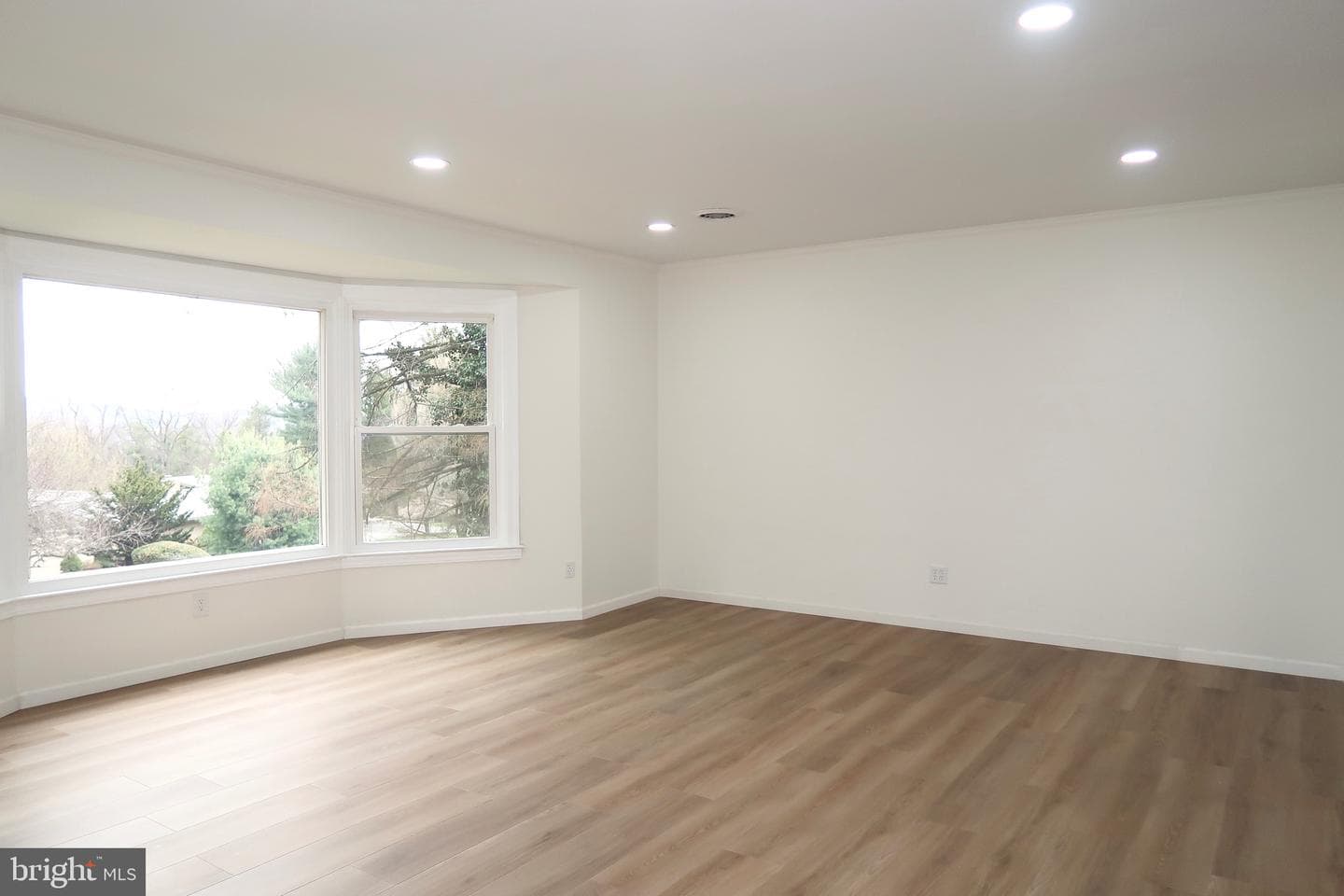 765 Witmer Road photo 10