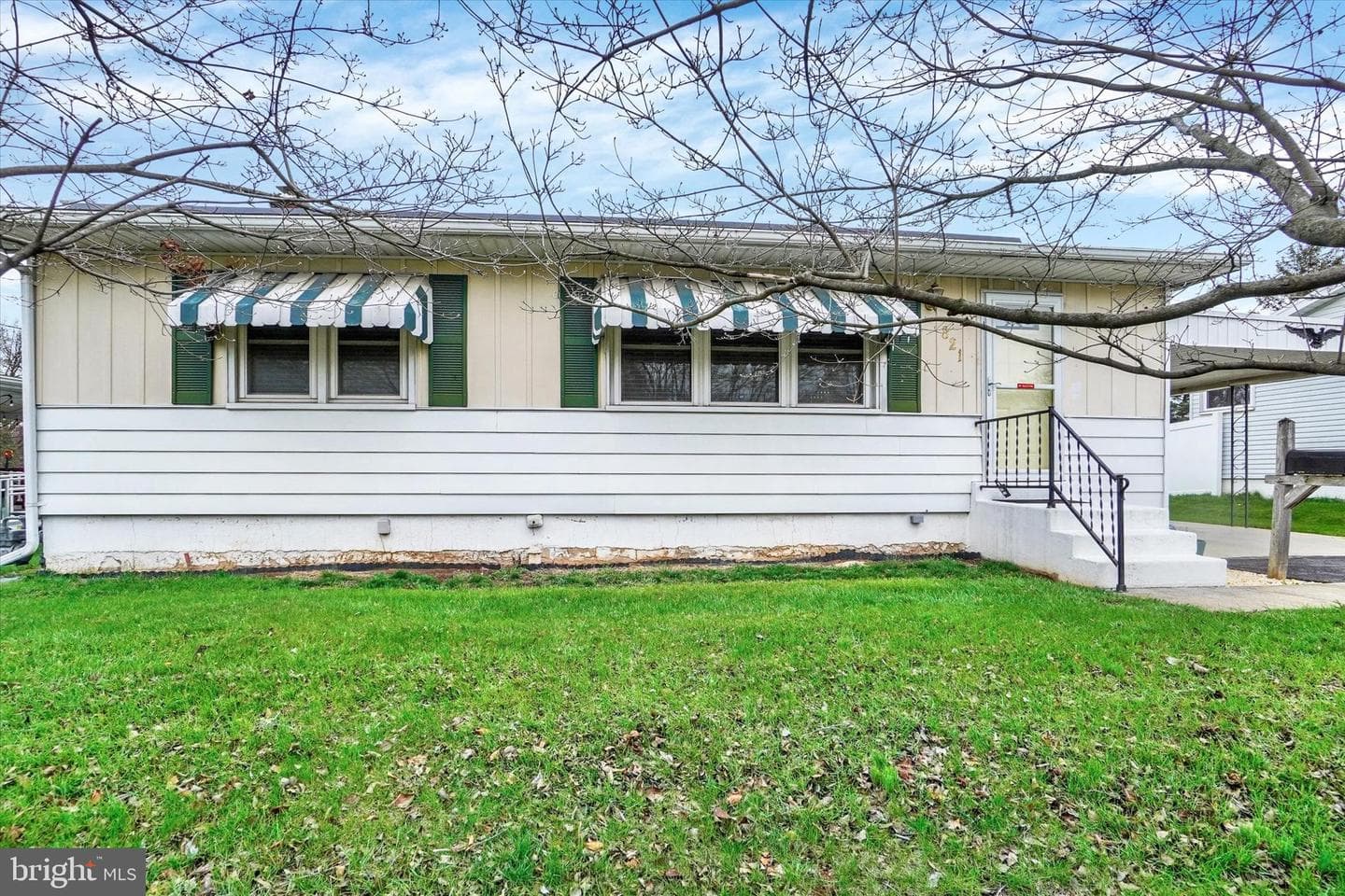 821 Gunnison Road