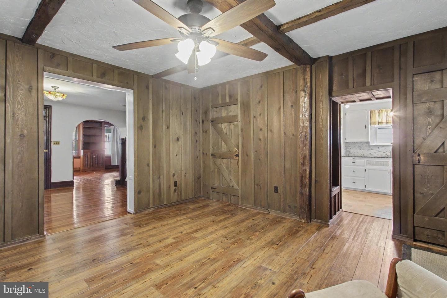 321 E Middle Street photo 10