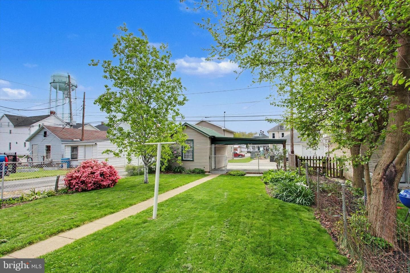 321 E Middle Street photo 27