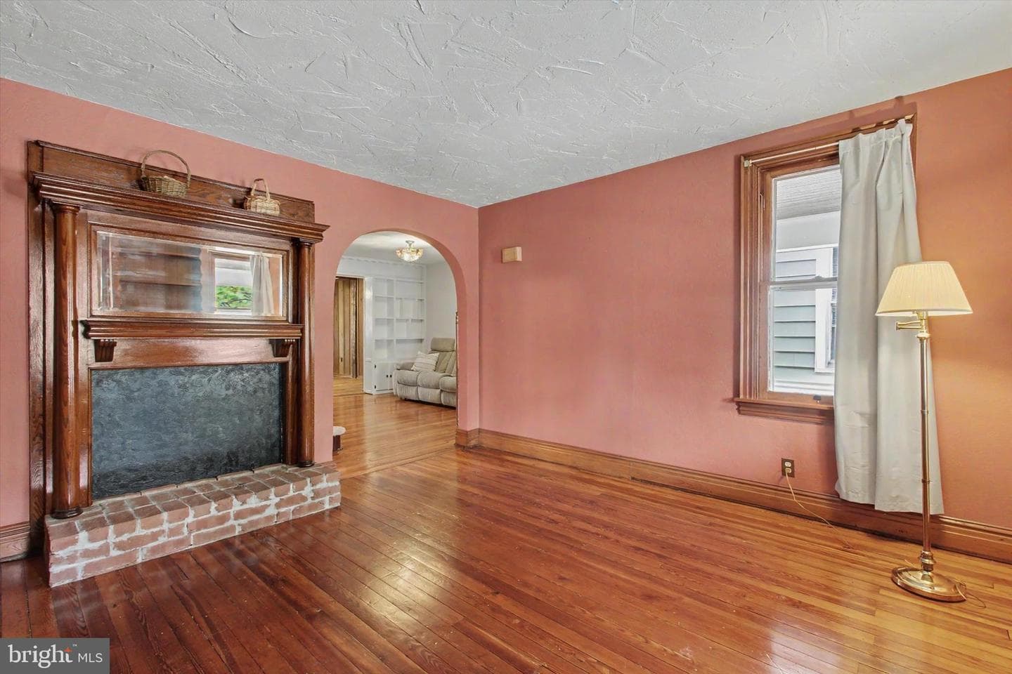 321 E Middle Street photo 8