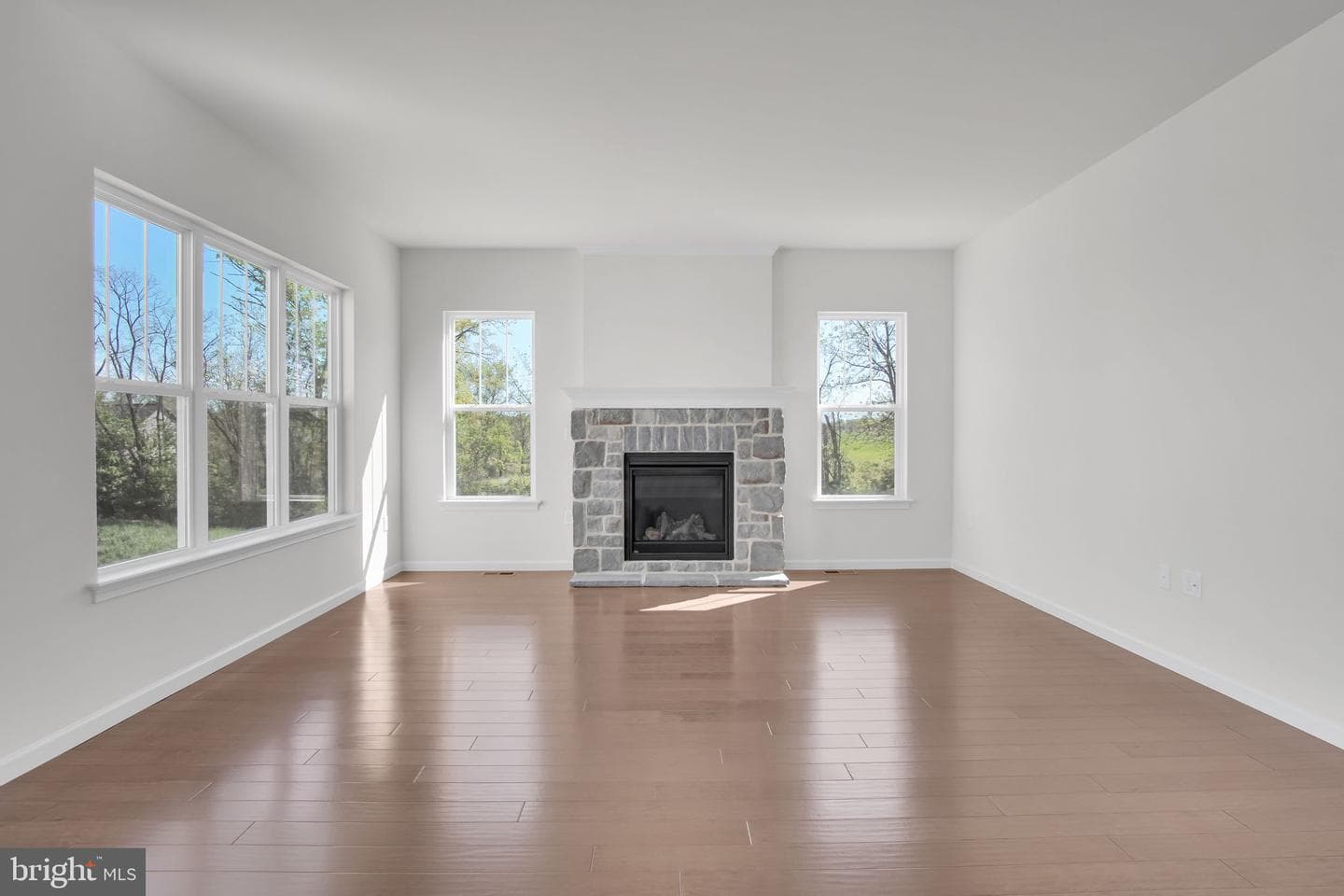 855 Shadowbrooke Drive photo 5