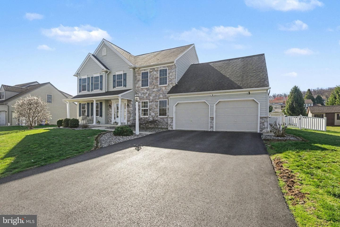 772 Rishel Drive photo 2