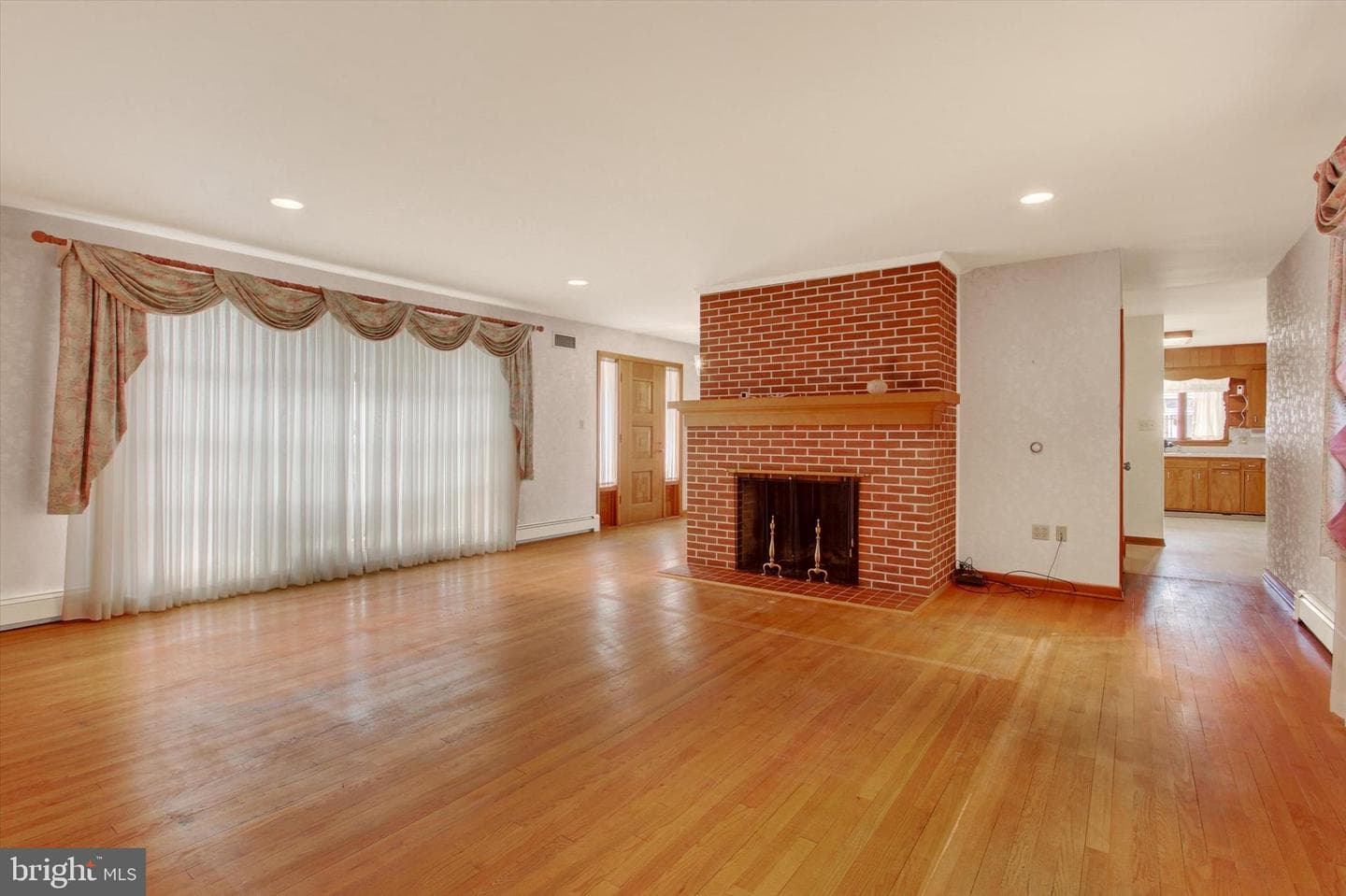 241 Charles Street photo 7