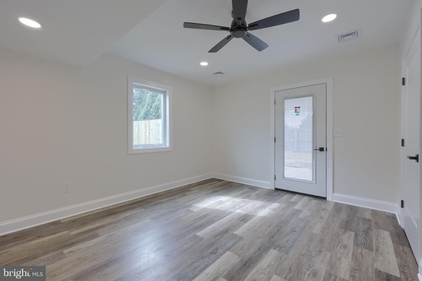 310 Kendale Road photo 32