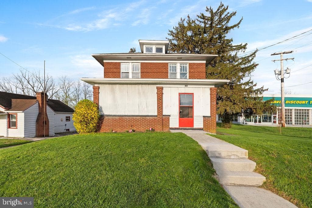 1318 Carlisle Pike photo 2