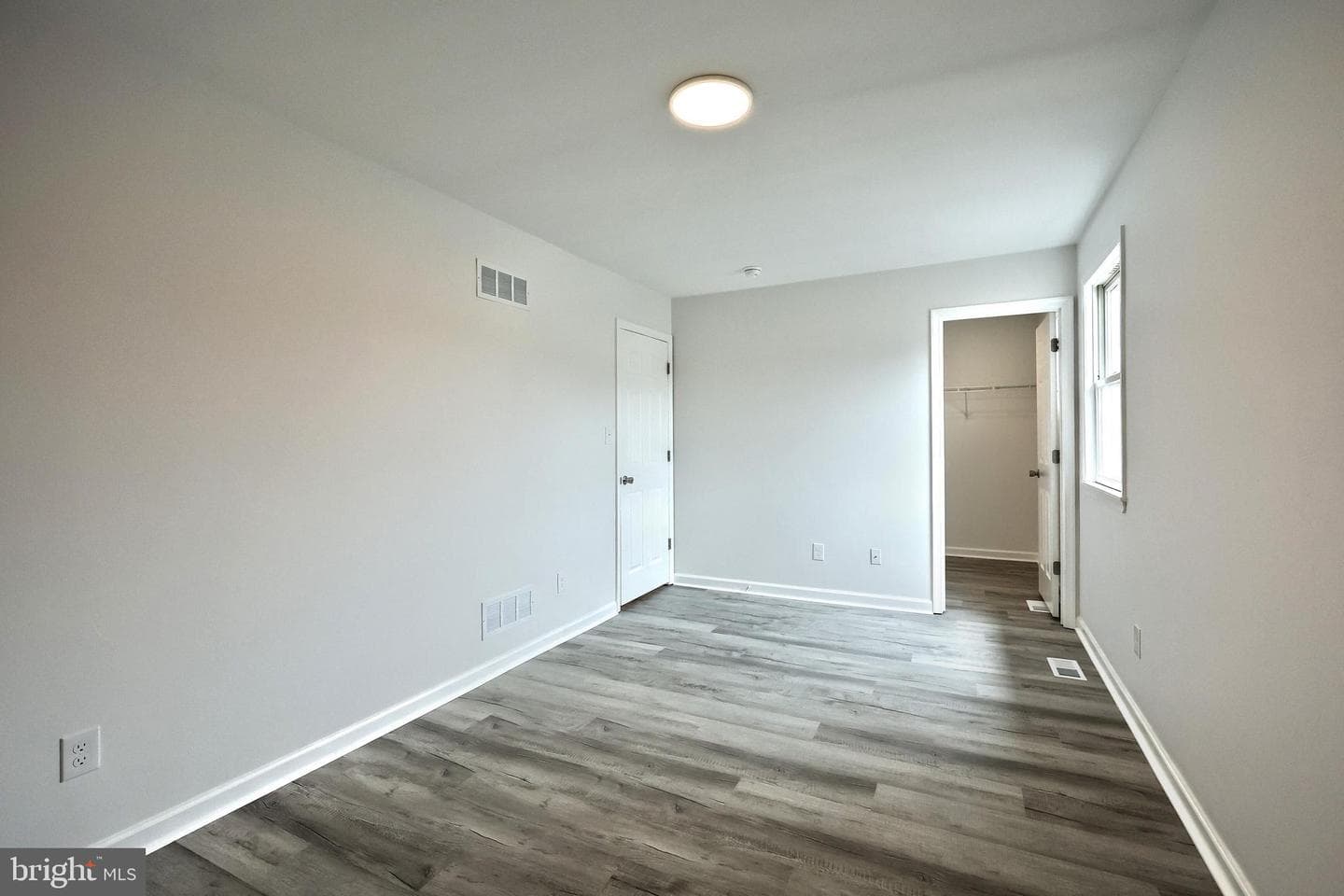 413 Springbrook Court photo 25