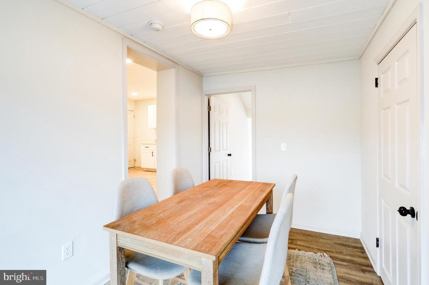 7047 Lincoln Highway W photo 11