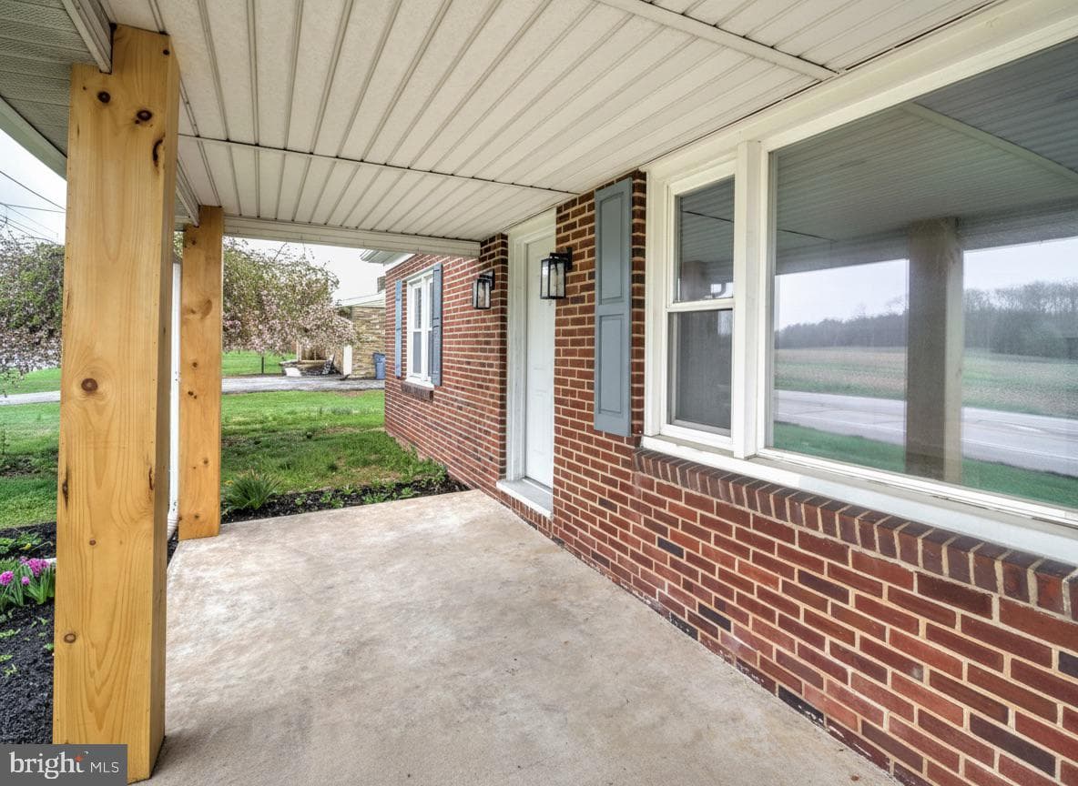 7047 Lincoln Highway W photo 26