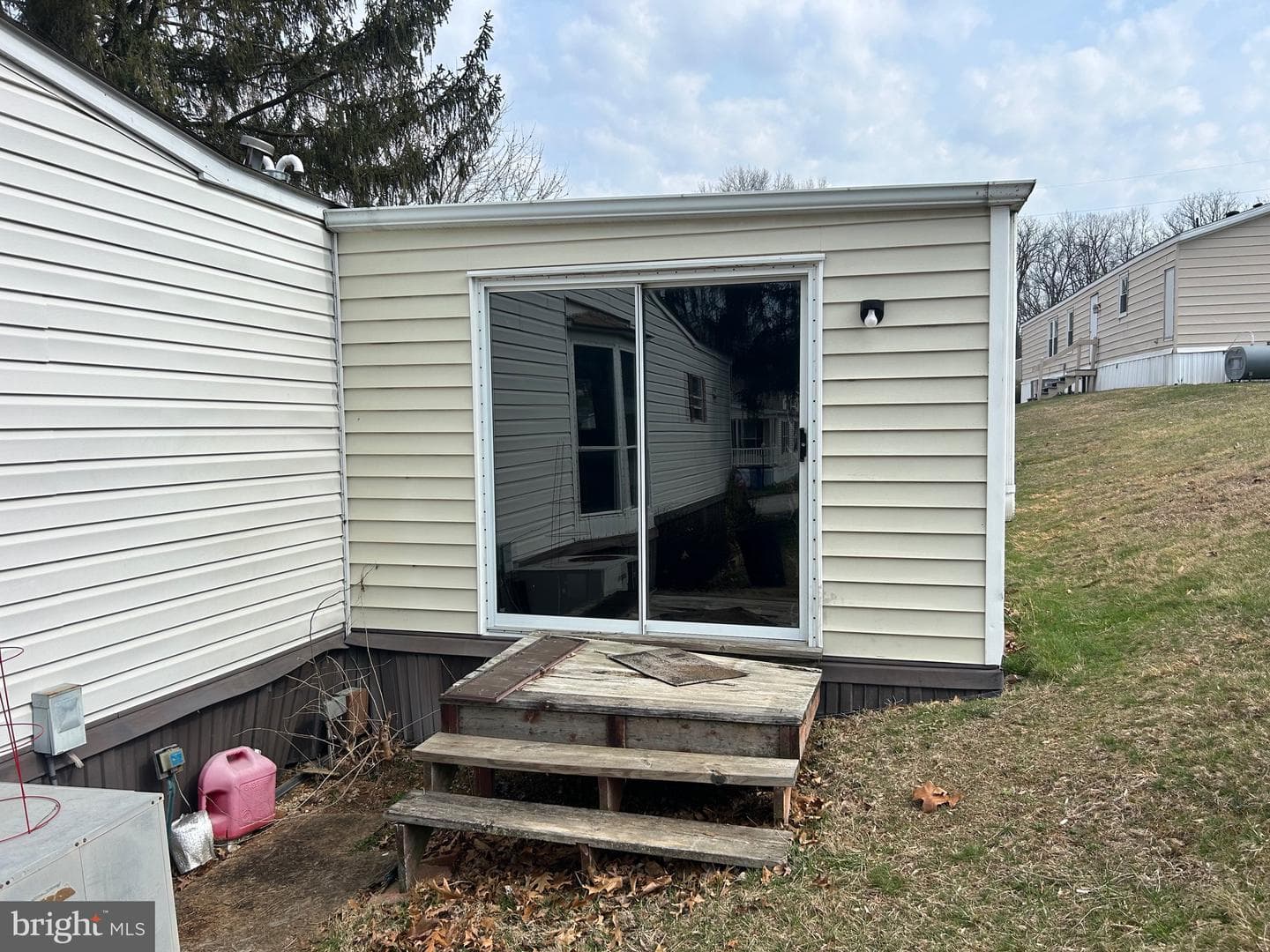 121 Chestnut Hill Dr photo 4