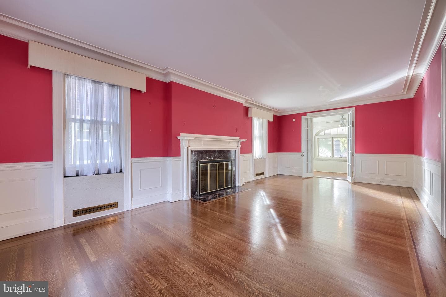 146 E Springettsbury Avenue photo 5
