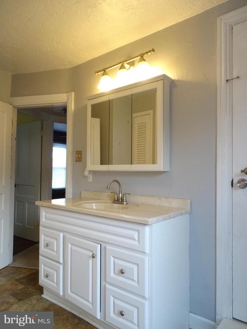 3266 Broad Street photo 23