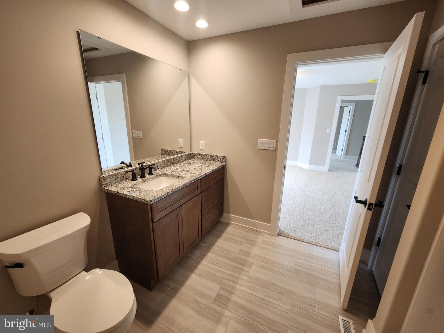 406 Willow Oak Drive photo 32