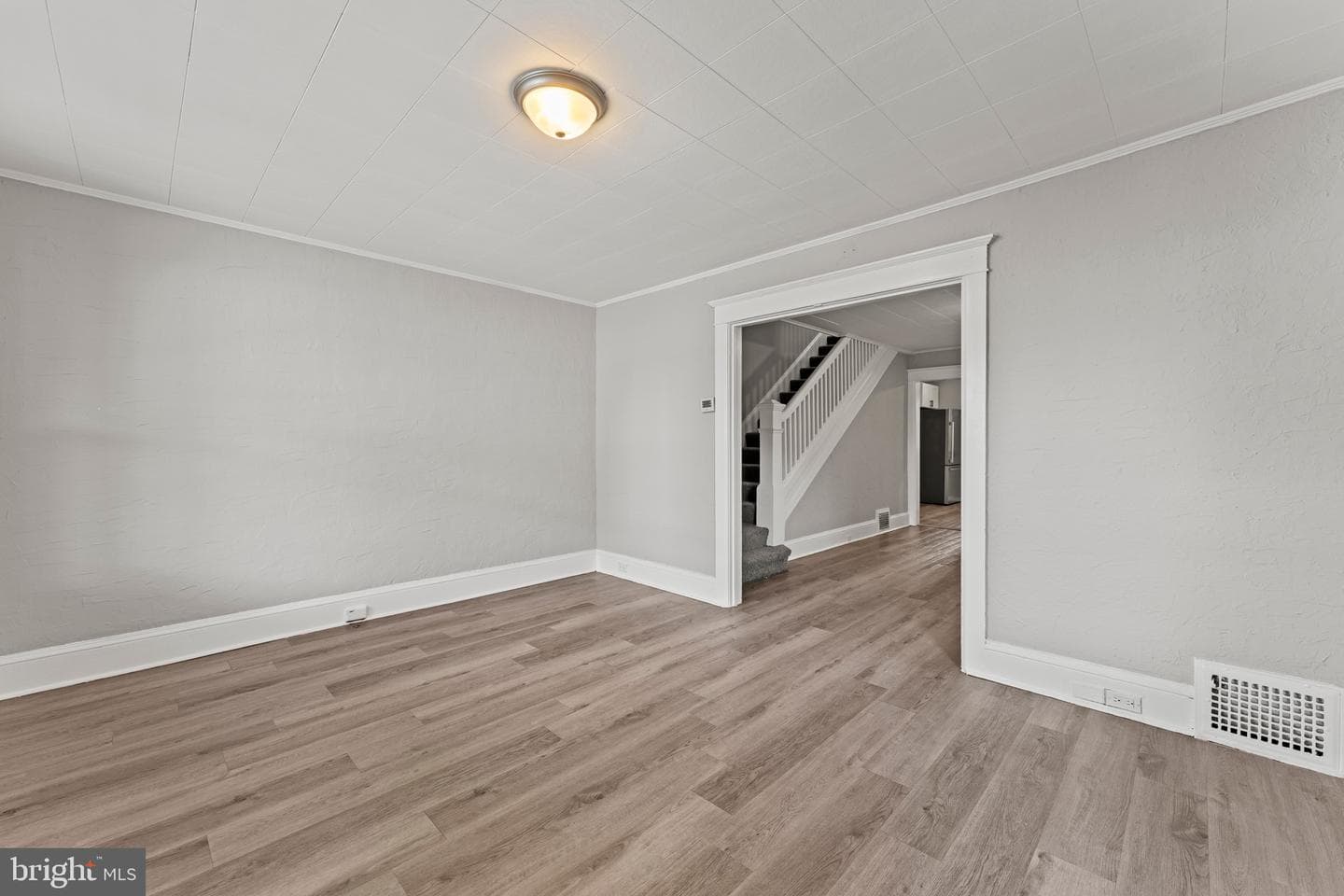1514 W Philadelphia Street photo 3