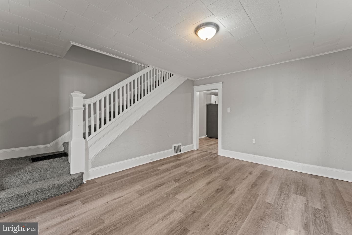 1514 W Philadelphia Street photo 8