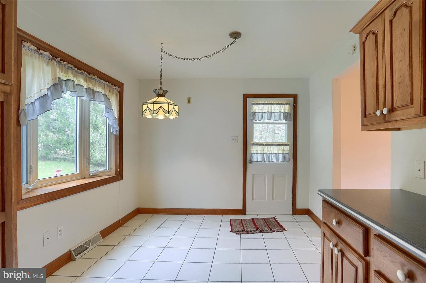 98 Pine Street photo 4