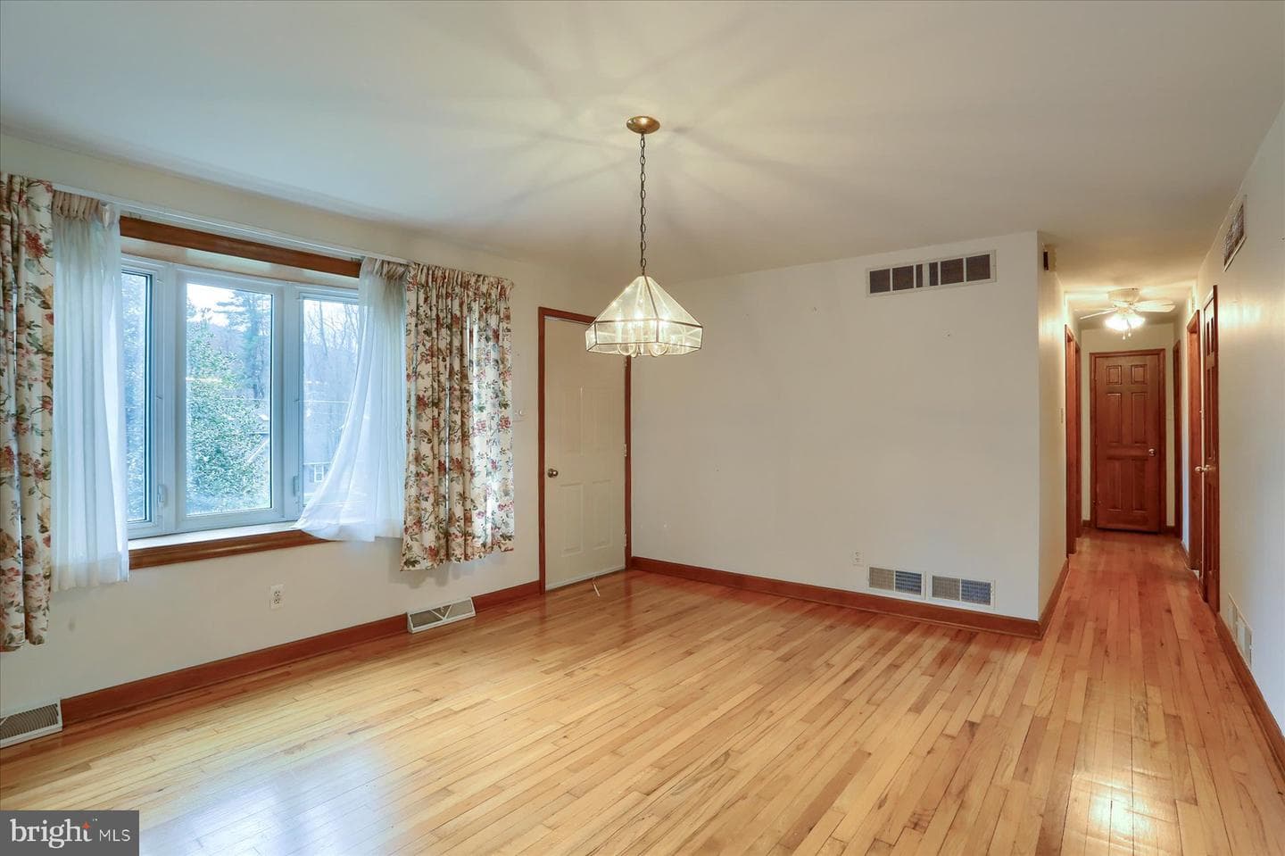 98 Pine Street photo 5