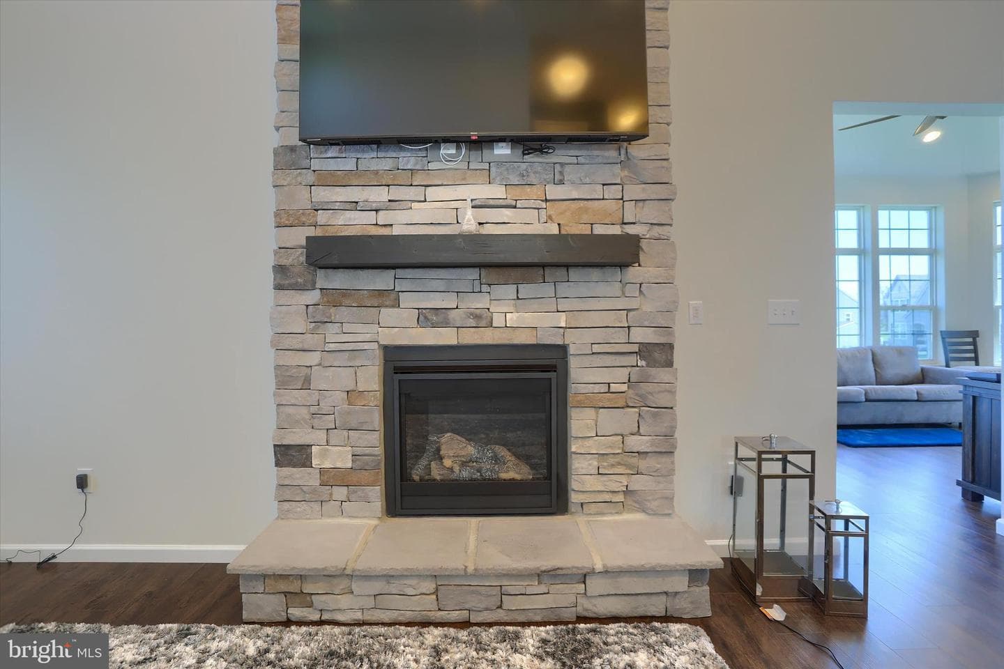 515 Darrow Rd photo 14