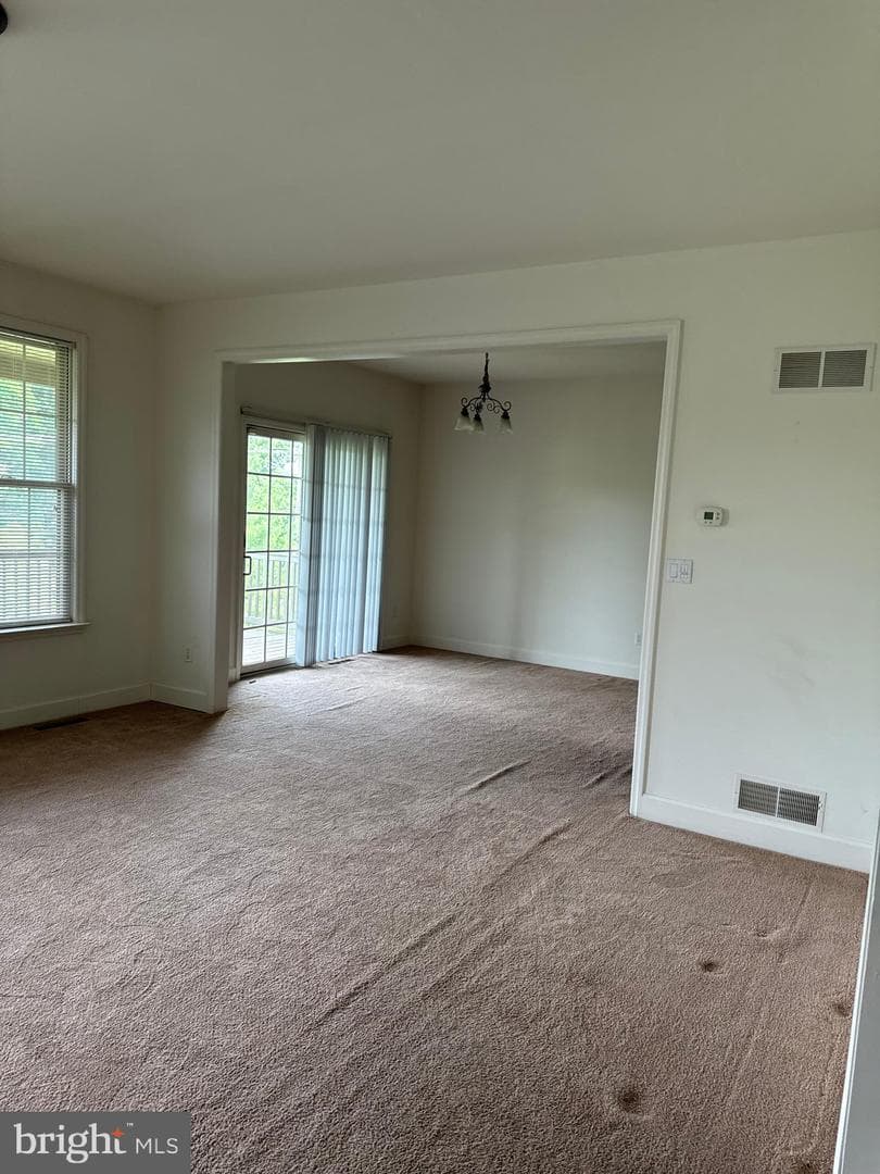 18 Kingswood Drive photo 4