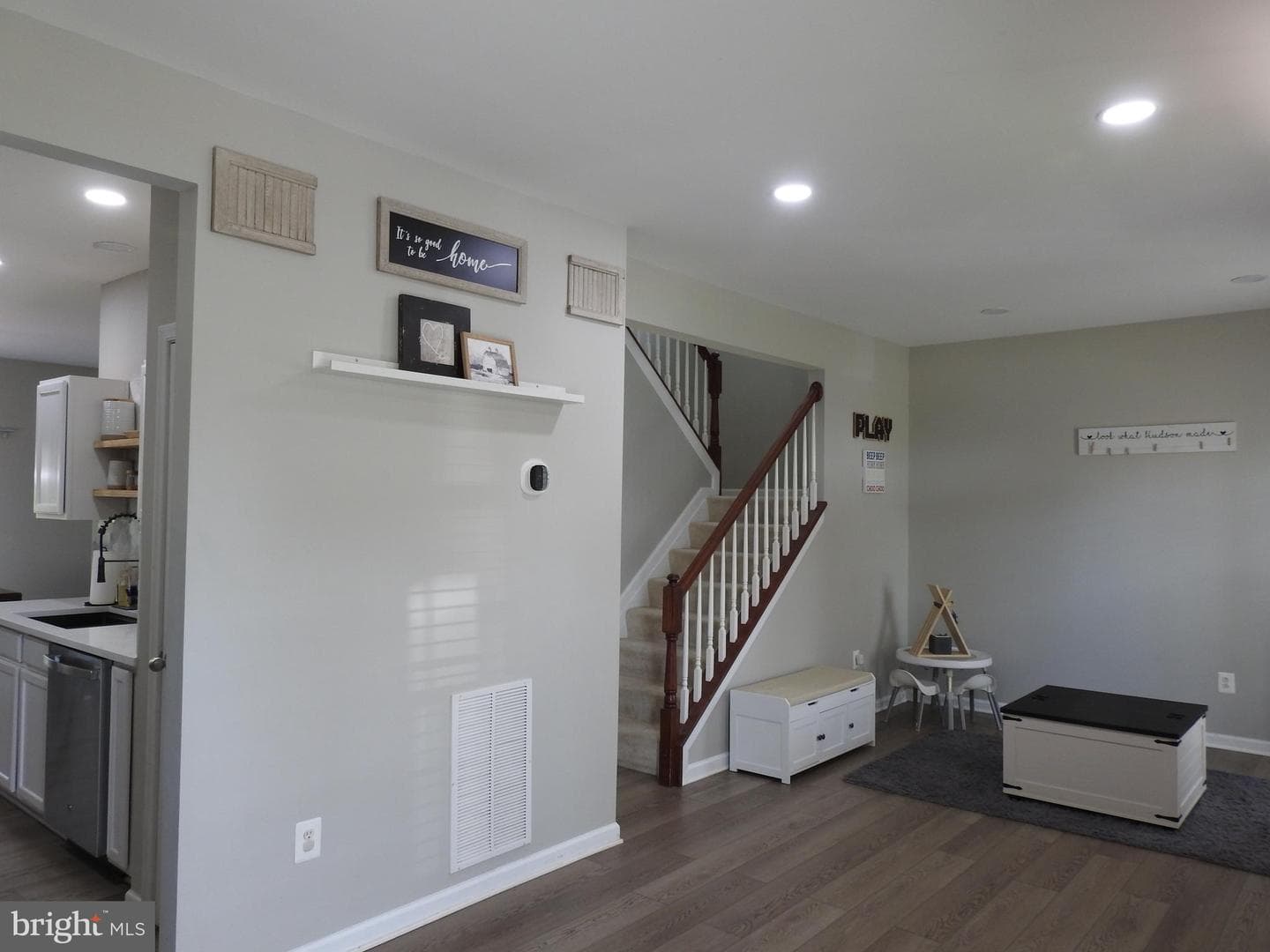 160 Hickory Ridge Circle photo 3
