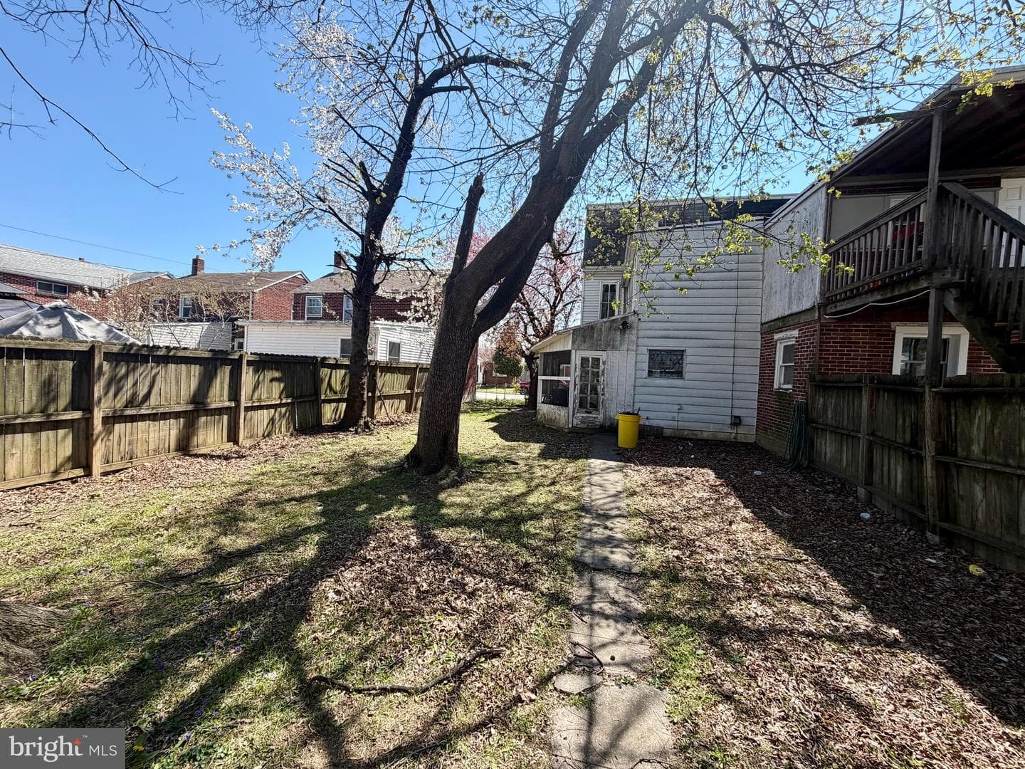 1039 E Poplar Street photo 18