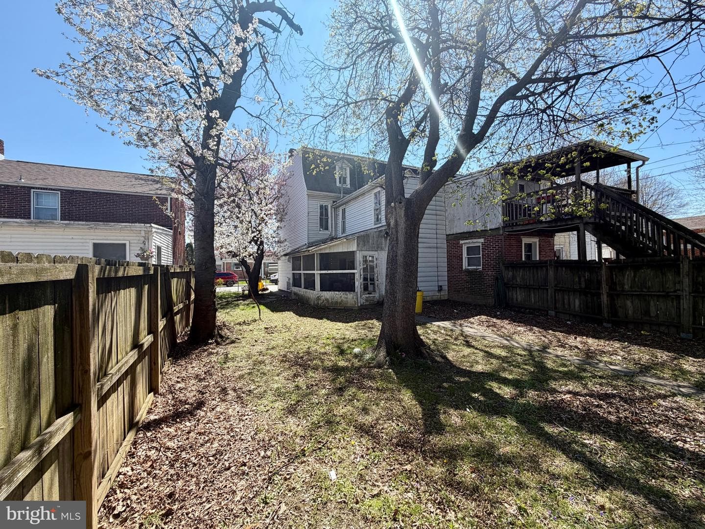 1039 E Poplar Street photo 19