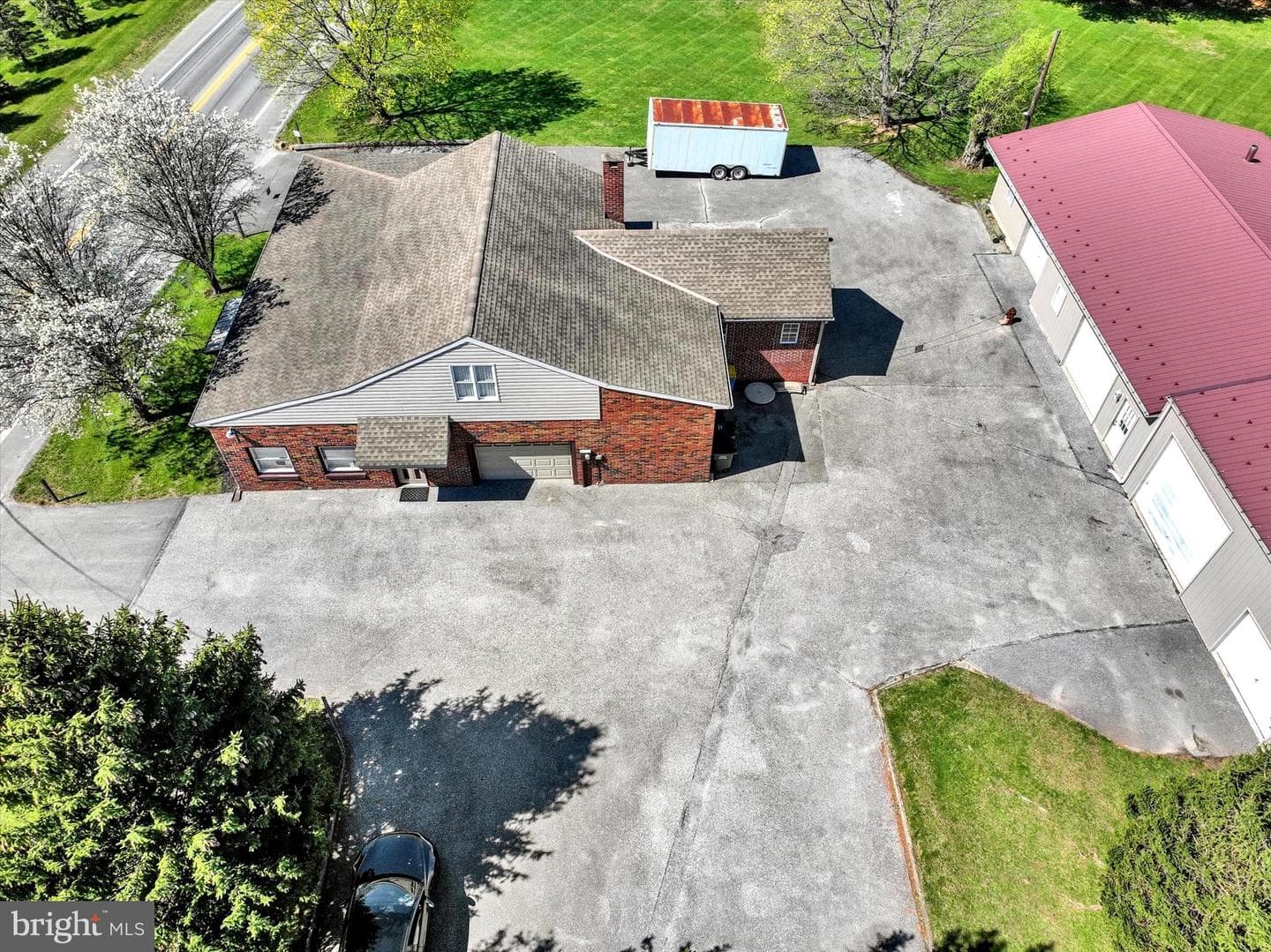 2553 Roosevelt Avenue photo 24