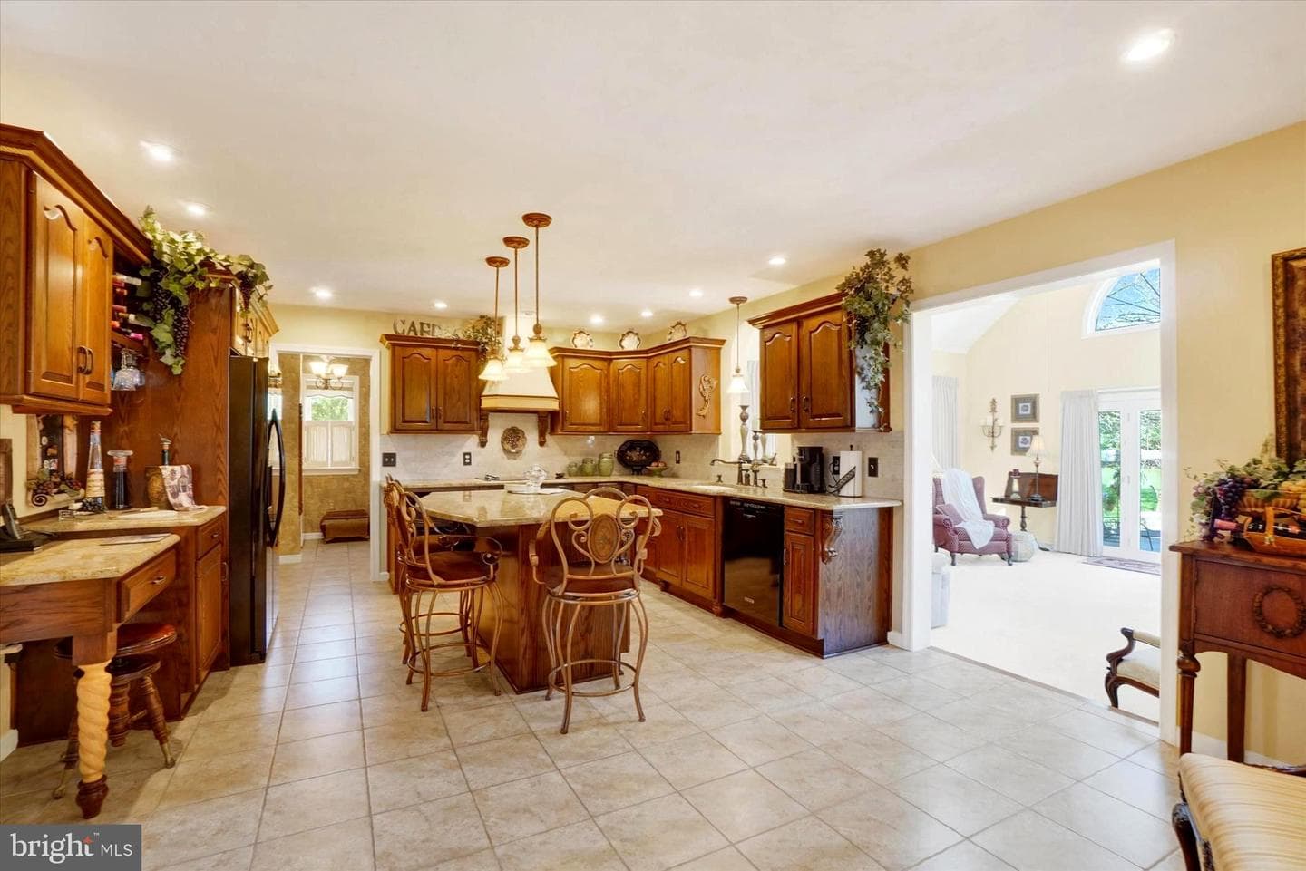 2553 Roosevelt Avenue photo 44