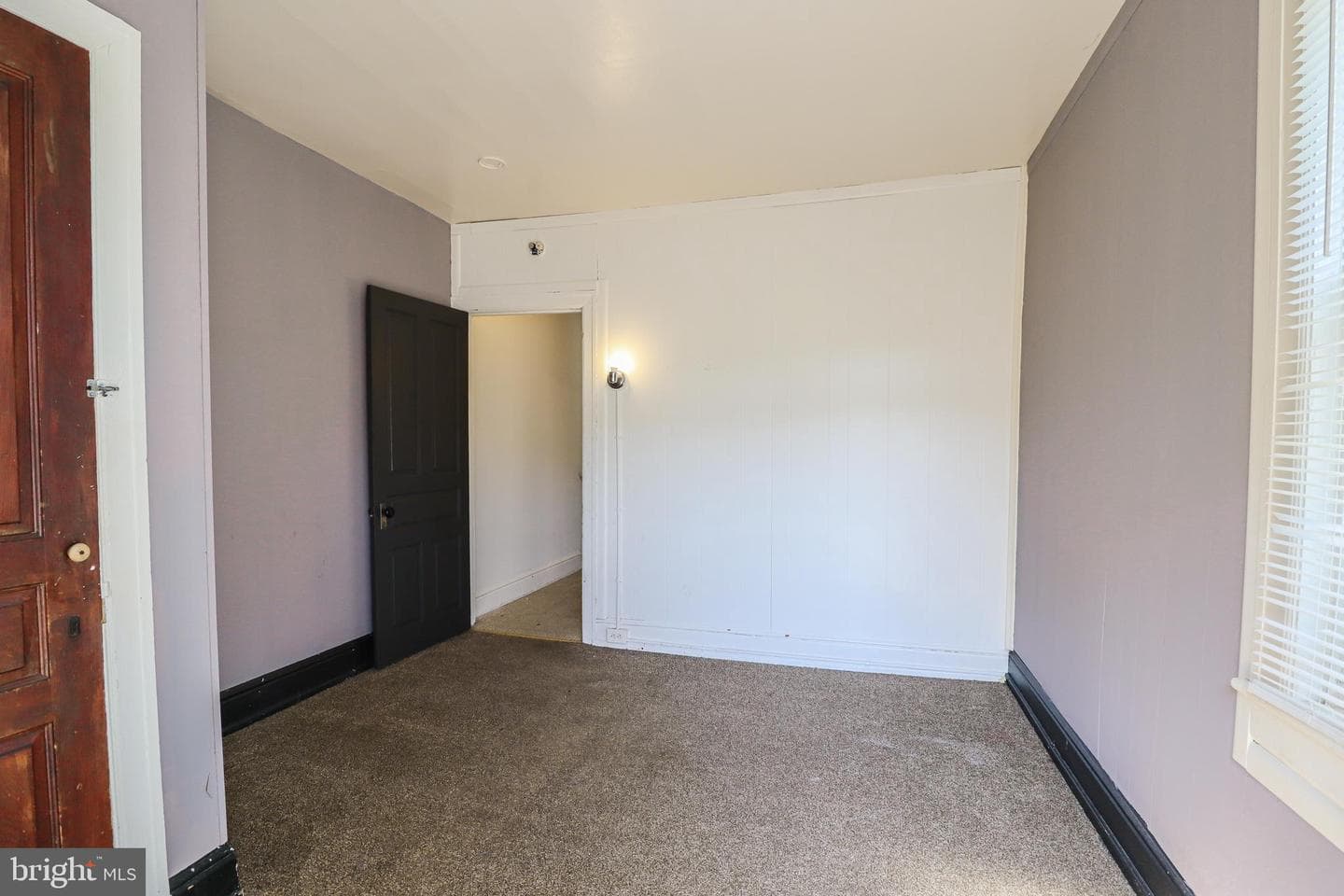 546 Smith Street photo 19