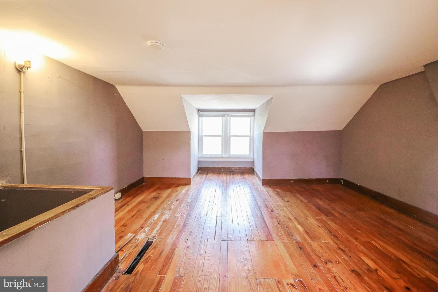 546 Smith Street photo 24