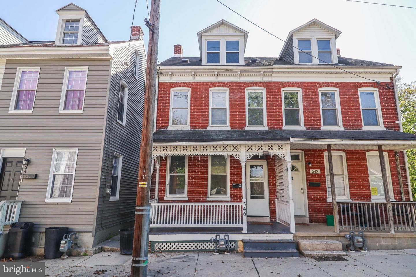 546 Smith Street photo 3