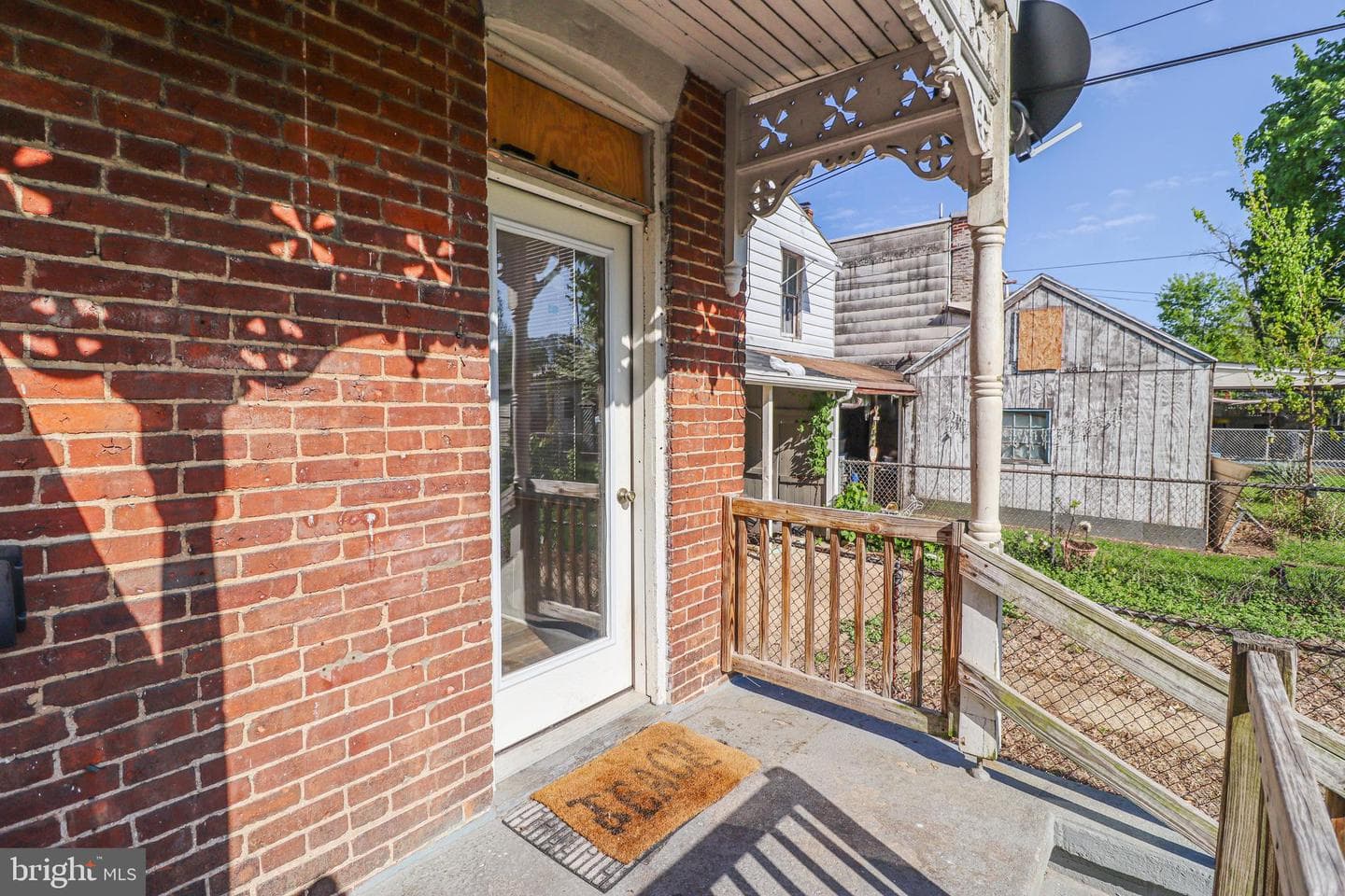 546 Smith Street photo 34