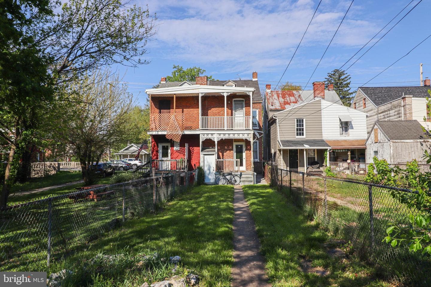 546 Smith Street photo 37