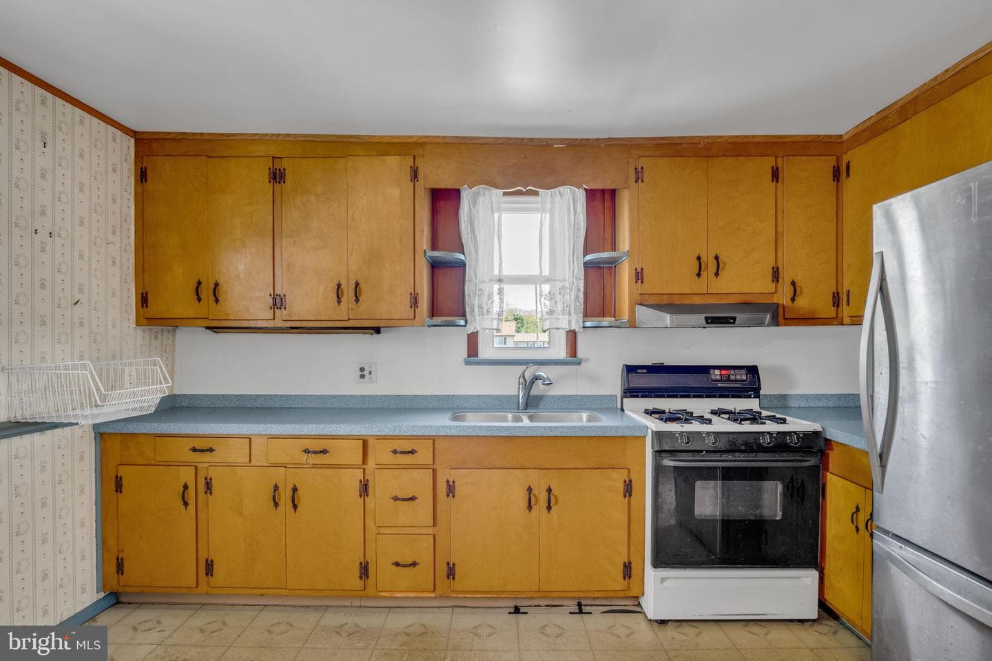 870 Baltimore St photo 16