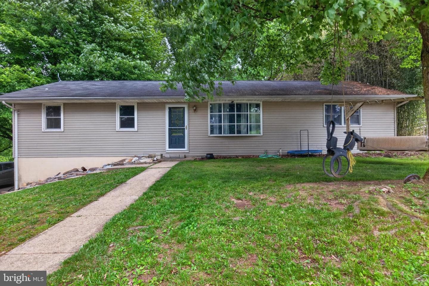 207 Forge Hill Road photo 1