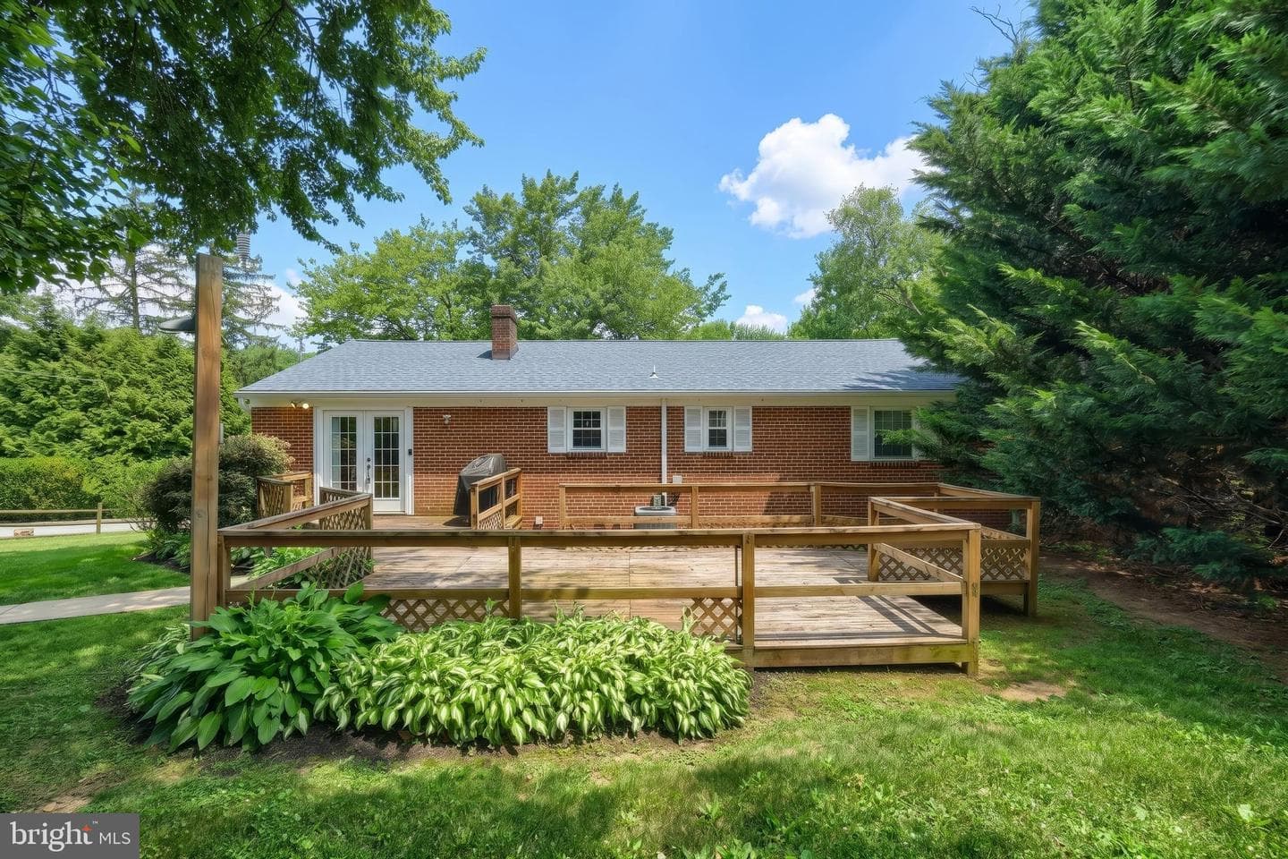 496 Lakeside Drive photo 12