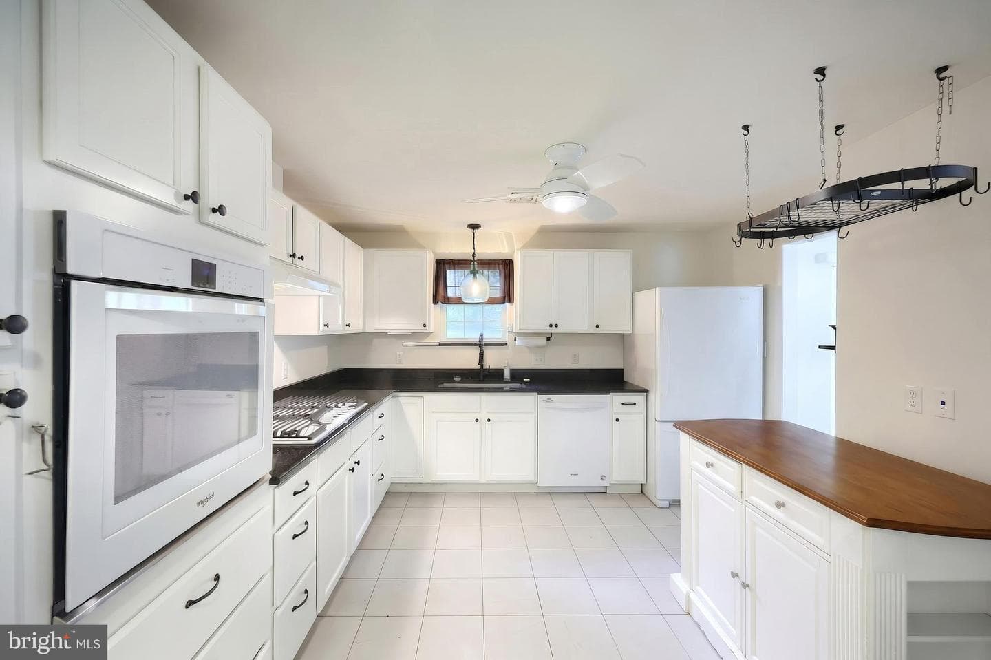 496 Lakeside Drive photo 20