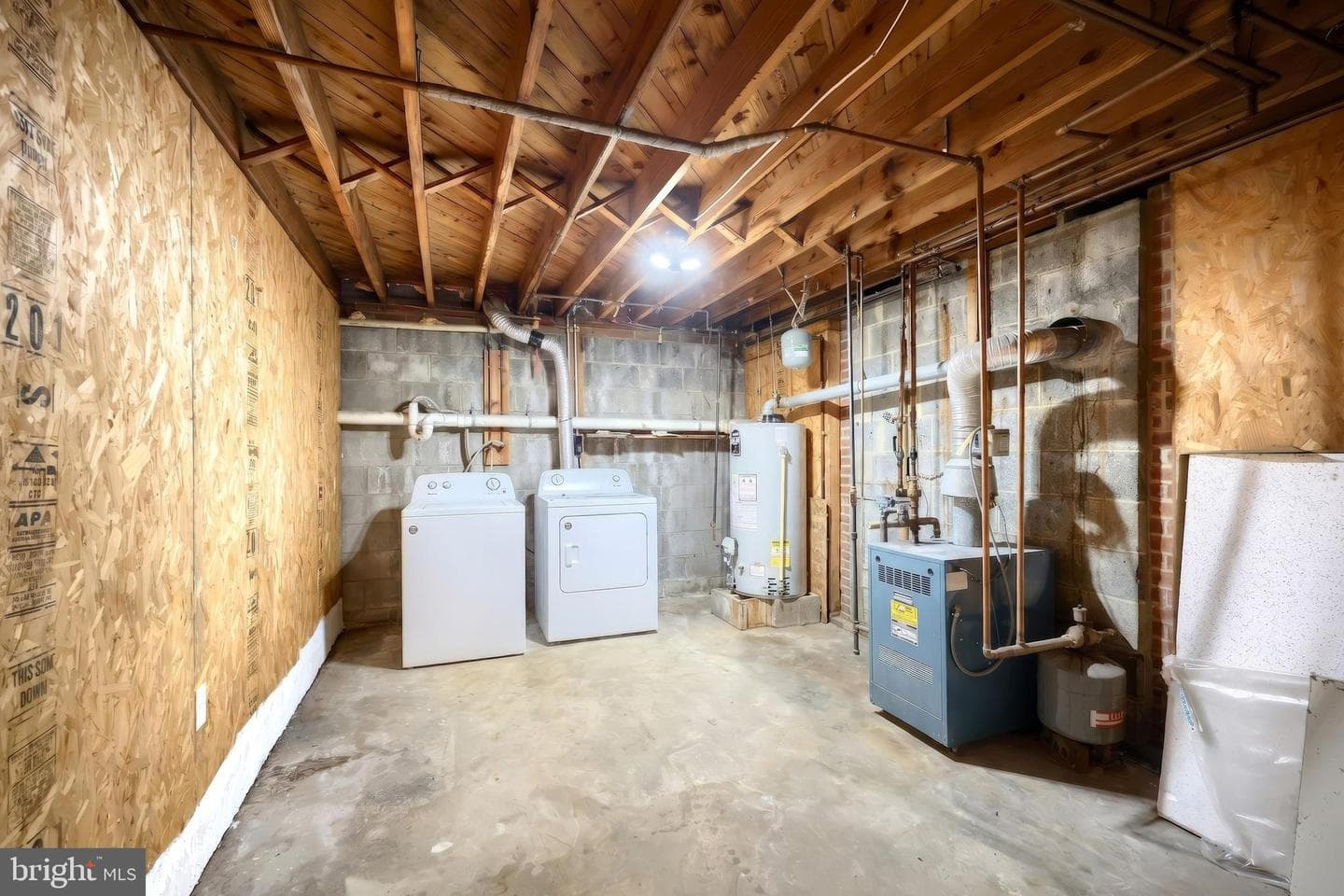 496 Lakeside Drive photo 35