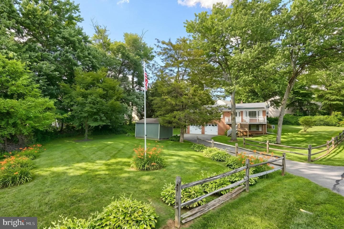 496 Lakeside Drive photo 6